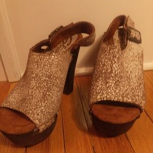 Sbicca brand platform shoes. New. Size 7.